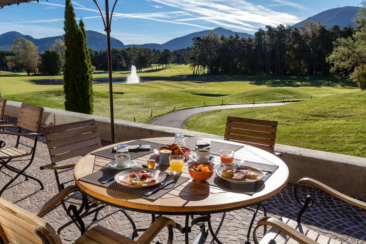 Hotel Chateau Et Golf De Taulane La Martre Zewnętrze zdjęcie